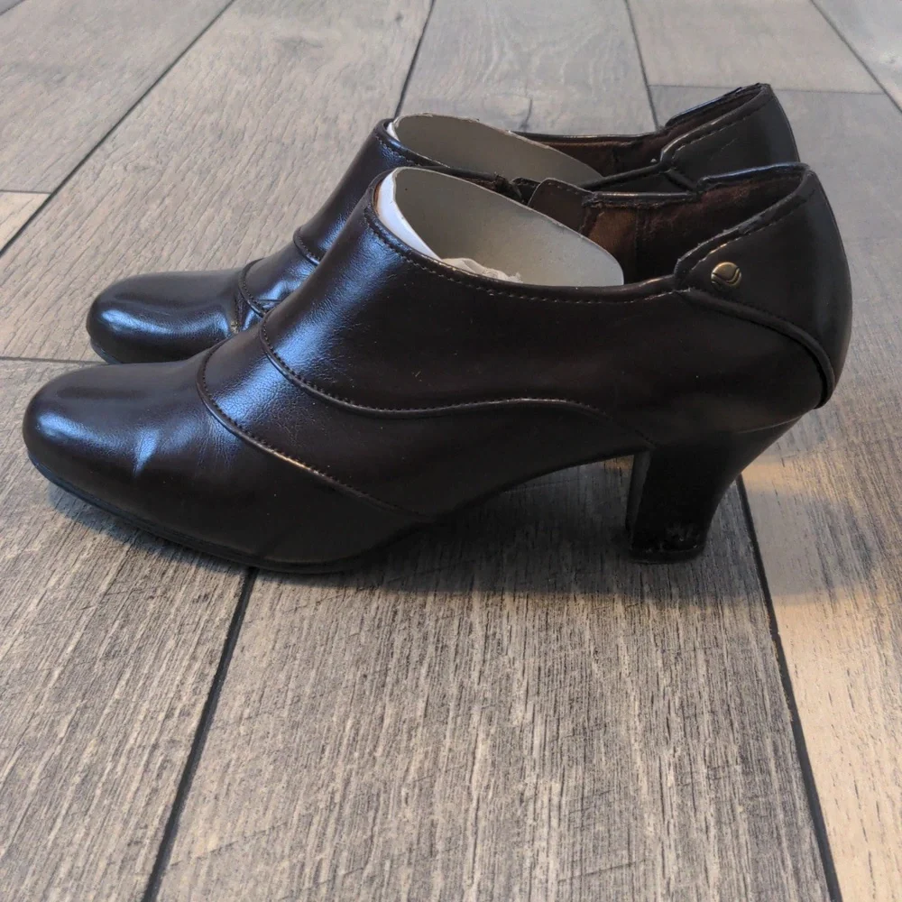 LifeStride Soft System Brown Faux Leather Ankle Booties Size 7.5